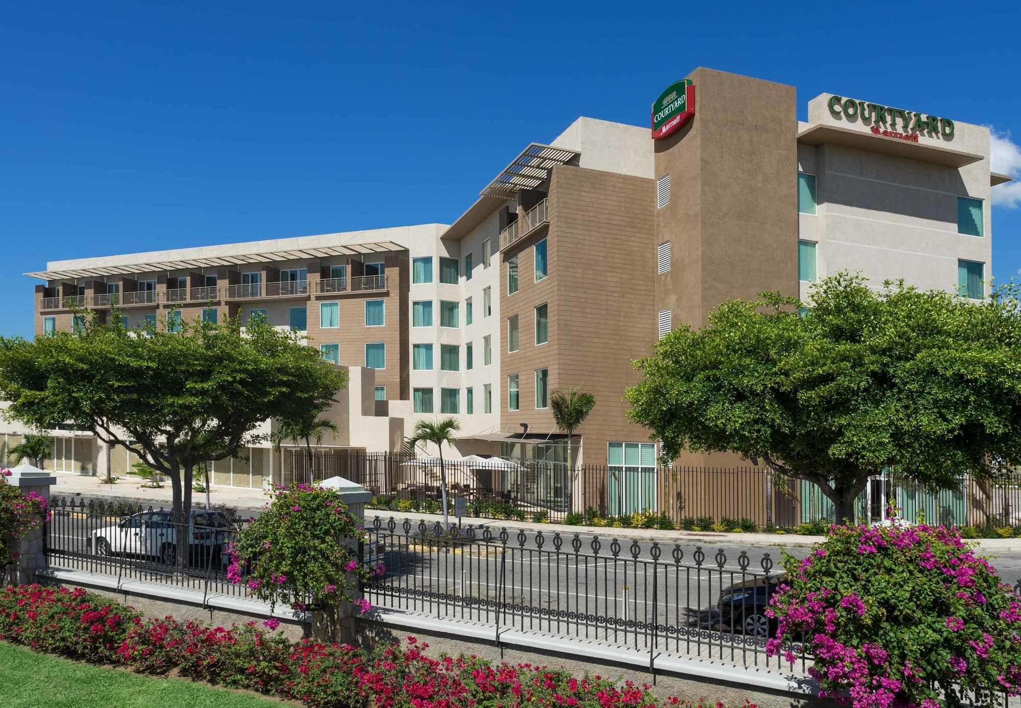 Hotel Courtyard By Marriott Kingston, Jamaica Exterior foto